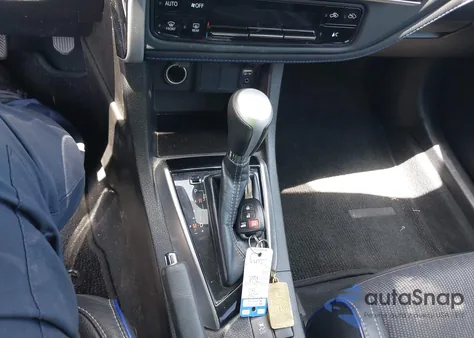 2018 Toyota Corolla Se z USA, uszkodzony, nr VIN 5YFBURHE7JP804532